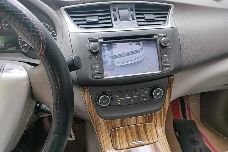 Used Nissan Sylphy 2012 1.6 XL Manual Luxury Edition Audio And AC Panel