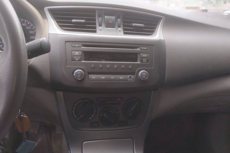 Used Nissan Sylphy 2012 1.6XE Manual Comfort Edition Audio And AC Panel