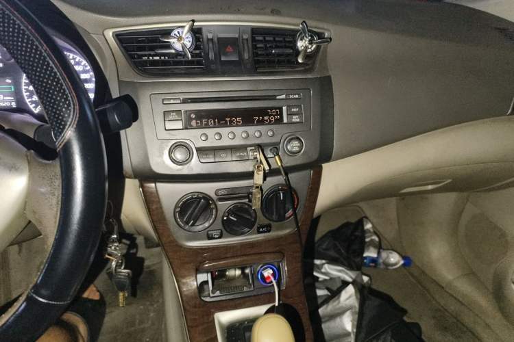 Used Nissan Sylphy 2012 1.6 XL CVT Luxury Edition Audio And AC Panel
