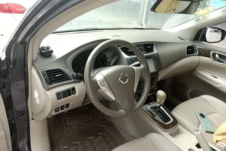 Used Nissan Sylphy 2012 1.6 XL CVT Luxury Edition Center Console