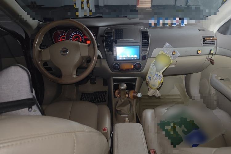 Used Nissan Sylphy 2012 Classic 1.6XE Manual Comfort Edition Center Console