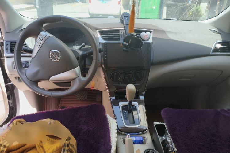 Used Nissan Sylphy 2012 1.6 XL CVT Luxury Edition Center Console
