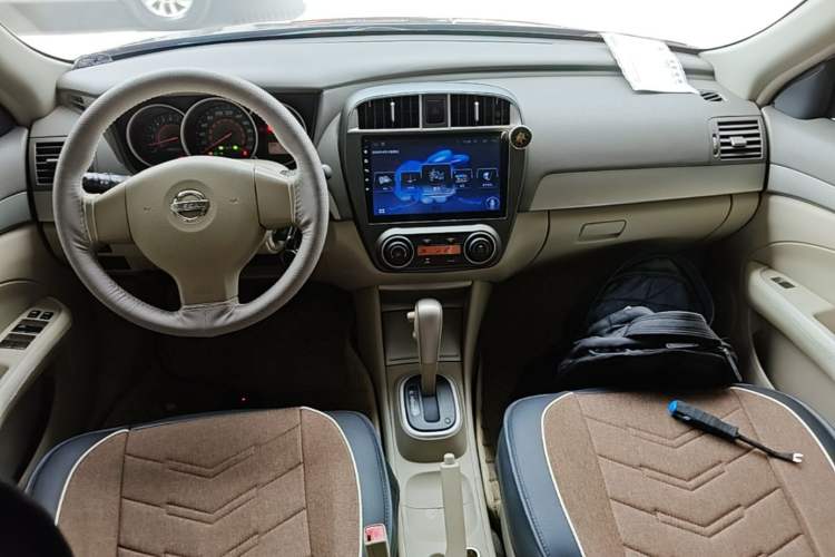 Used Nissan Sylphy 2012 Classic 1.6XE Automatic Comfort Edition Center Console