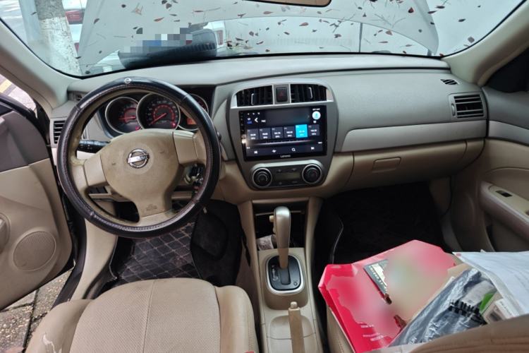 Used Nissan Sylphy 2012 Classic 1.6XE Automatic Comfort Edition Center Console