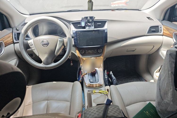 Used Nissan Sylphy 2012 1.6 XL CVT Luxury Edition Center Console