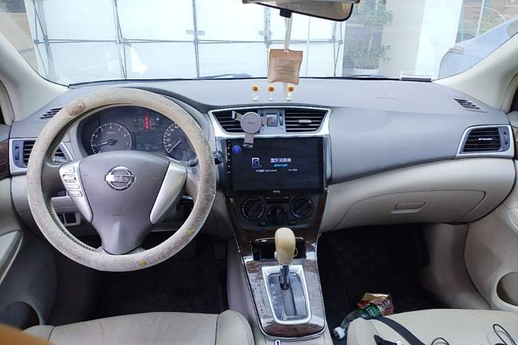 Used Nissan Sylphy 2012 1.6 XL CVT Luxury Edition Center Console