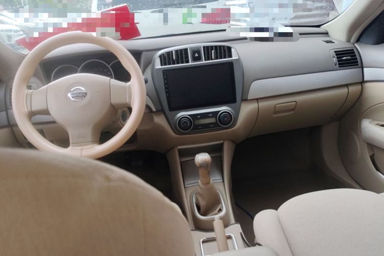 Used Nissan Sylphy 2012 Classic 1.6XE Manual Comfort Edition Center Console