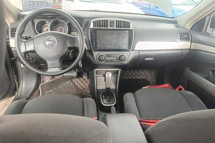 Used Nissan Sylphy 2012 Classic 1.6XE Automatic Comfort Edition Center Console