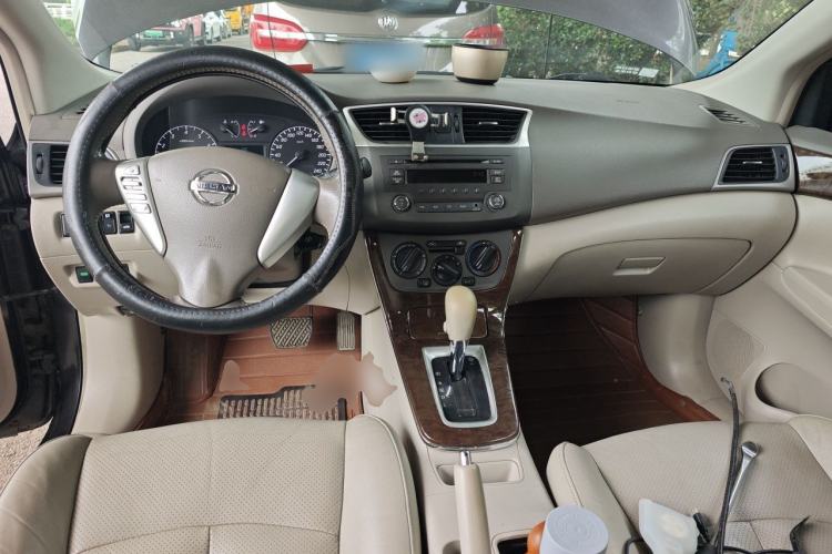 Used Nissan Sylphy 2012 1.6 XL CVT Luxury Edition Center Console