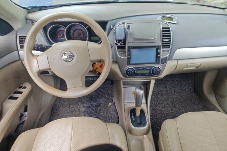 Used Nissan Sylphy 2012 Classic 1.6XE Automatic Comfort Edition Center Console