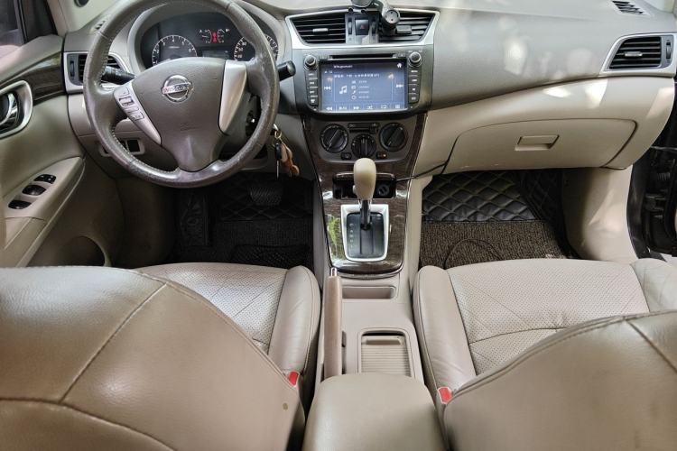 Used Nissan Sylphy 2012 1.6 XL CVT Luxury Edition Center Console