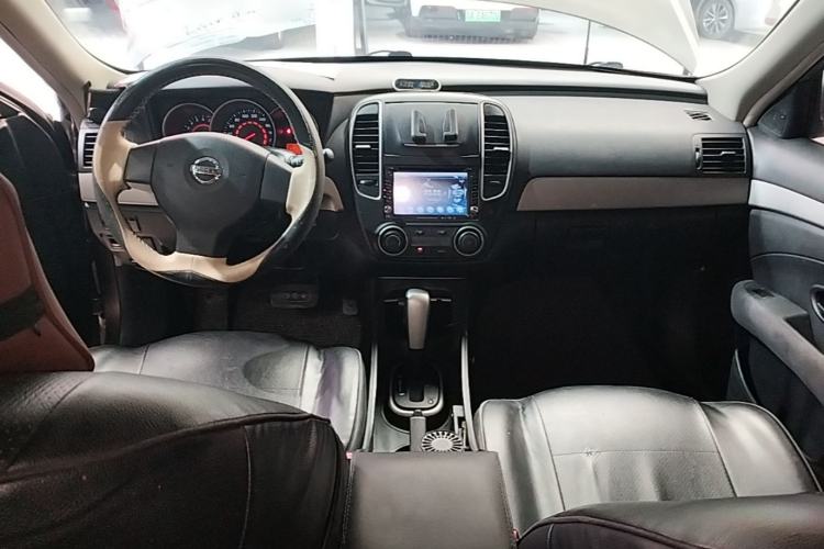 Used Nissan Sylphy 2012 Classic 1.6XE Automatic Comfort Edition Center Console