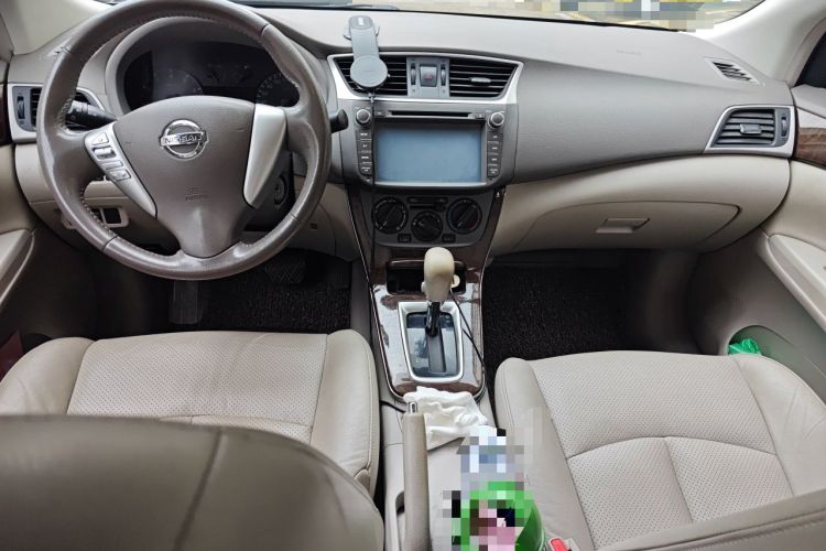 Used Nissan Sylphy 2012 1.6 XL CVT Luxury Edition Center Console