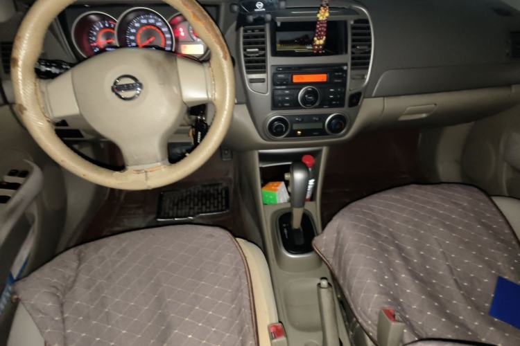 Used Nissan Sylphy 2012 Classic 1.6XE Automatic Comfort Edition Center Console