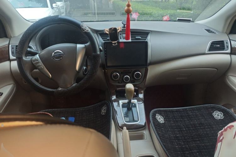 Used Nissan Sylphy 2012 1.6 XL CVT Luxury Edition Center Console