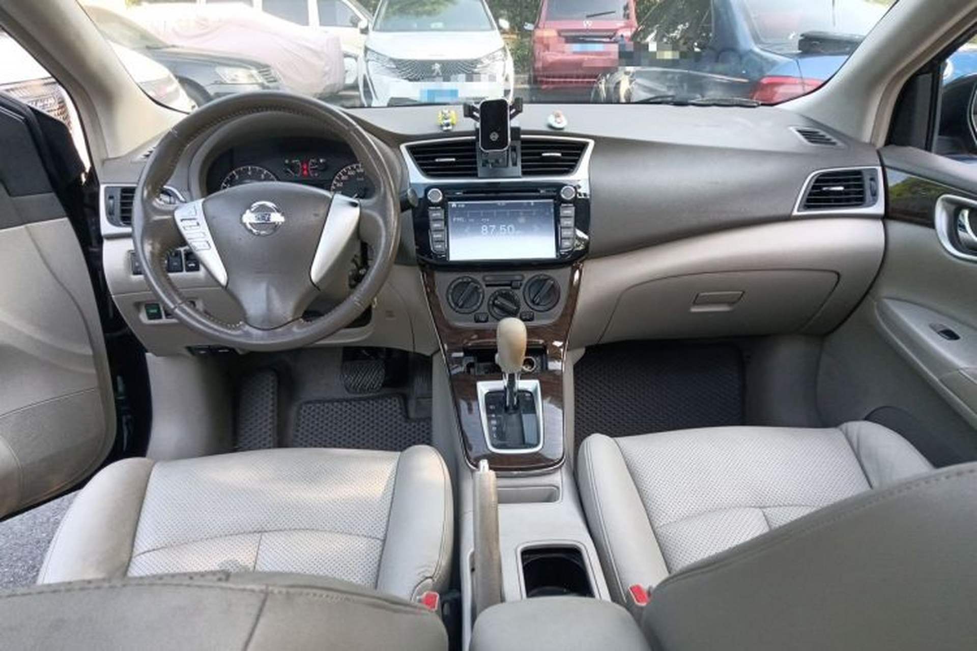 Used Nissan Sylphy 2012 1.6 XL CVT Luxury Edition Center Console