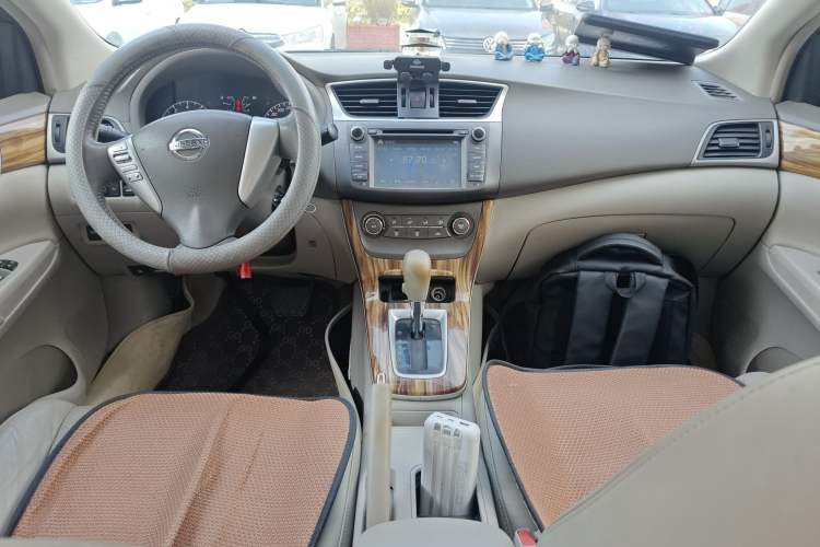Used Nissan Sylphy 2012 1.6 XL CVT Luxury Edition Center Console