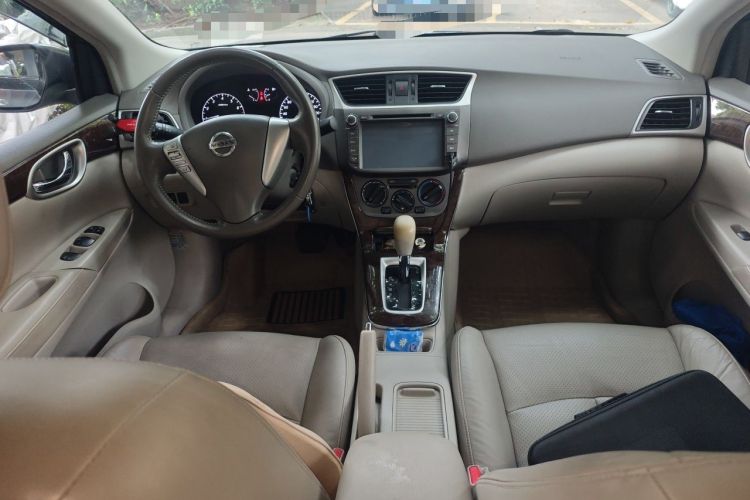 Used Nissan Sylphy 2012 1.6 XL CVT Luxury Edition Center Console