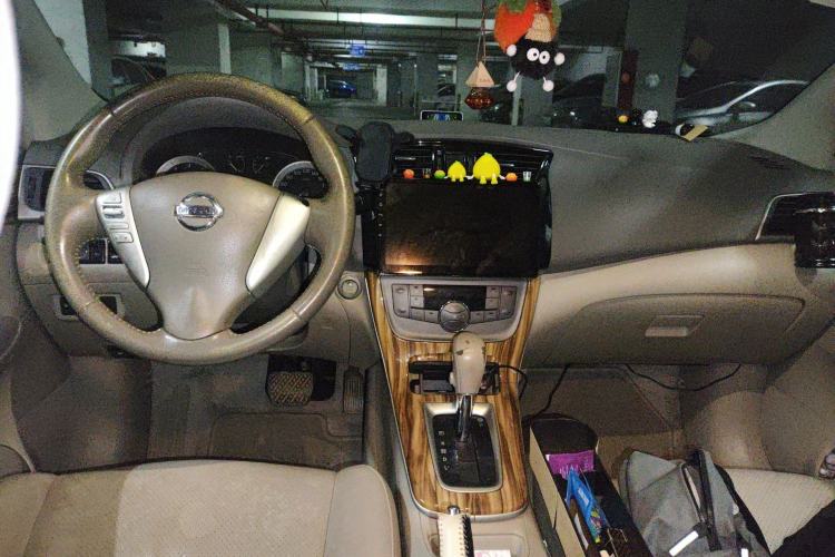 Used Nissan Sylphy 2012 1.8XL CVT Luxury Edition Center Console