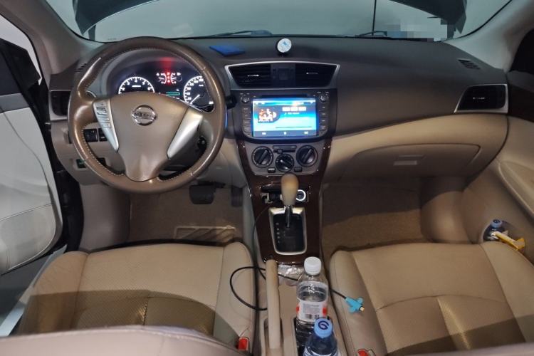 Used Nissan Sylphy 2012 1.6 XL CVT Luxury Edition Center Console