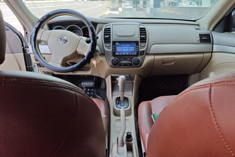 Used Nissan Sylphy 2012 Classic 1.6XE Automatic Comfort Edition Center Console