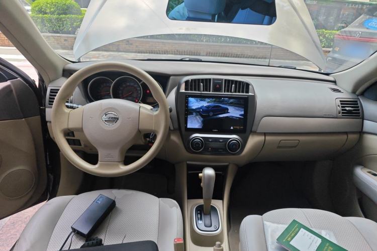 Used Nissan Sylphy 2012 Classic 1.6XE Automatic Comfort Edition Center Console
