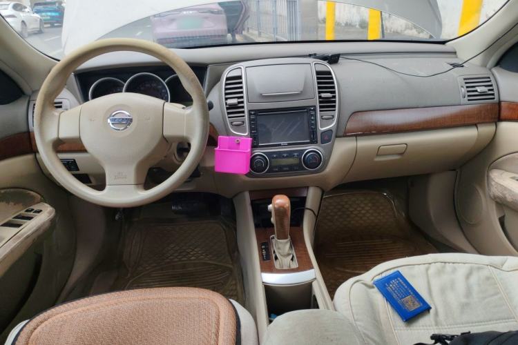 Used Nissan Sylphy 2012 Classic 1.6XE Automatic Comfort Edition Center Console