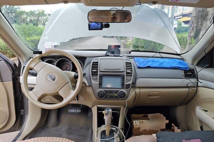 Used Nissan Sylphy 2012 Classic 1.6XE Automatic Comfort Edition Center Console