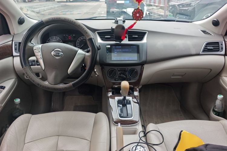 Used Nissan Sylphy 2012 1.6 XL CVT Luxury Edition Center Console
