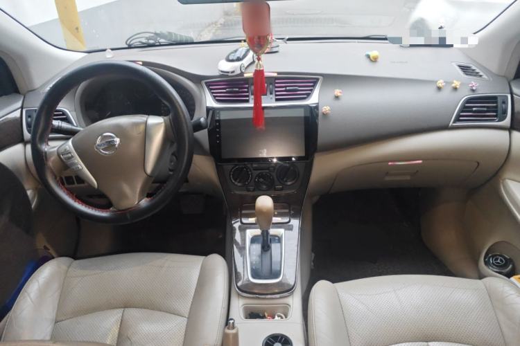 Used Nissan Sylphy 2012 1.6 XL CVT Luxury Edition Center Console