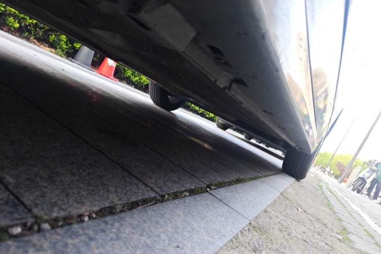 Used Nissan Sylphy 2012 Classic 1.6XE Manual Comfort Edition Chassis Front Left