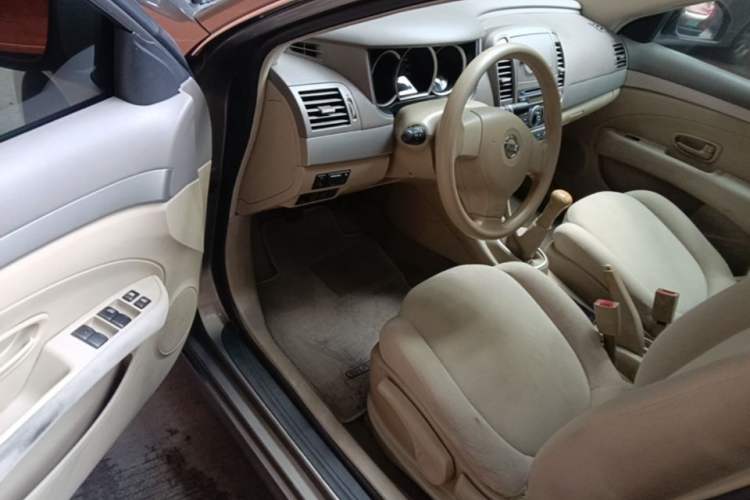 Used Nissan Sylphy 2012 Classic 1.6XE Manual Comfort Edition Driver Seat