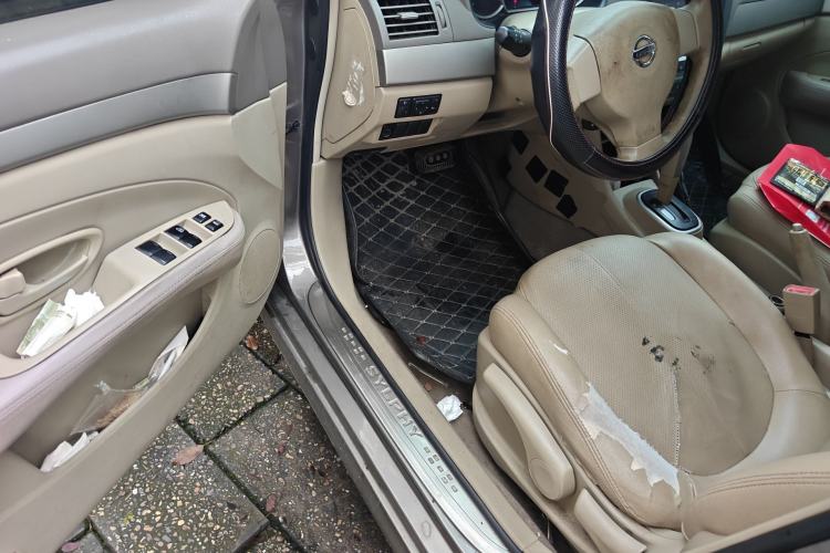 Used Nissan Sylphy 2012 Classic 1.6XE Automatic Comfort Edition Driver Seat