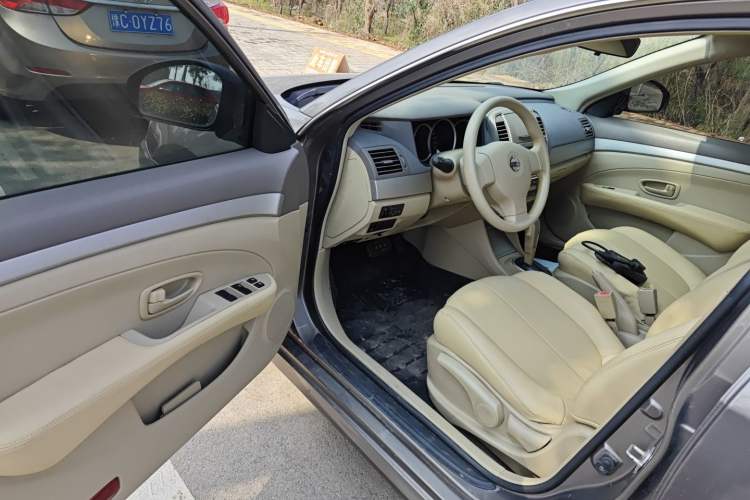 Used Nissan Sylphy 2012 Classic 1.6XE Automatic Comfort Edition Driver Seat