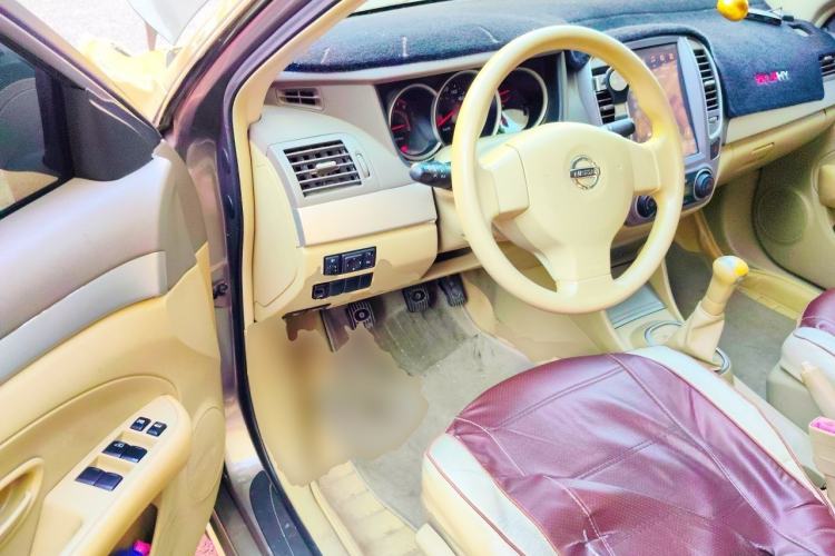 Used Nissan Sylphy 2012 Classic 1.6XE Manual Comfort Edition Driver Seat
