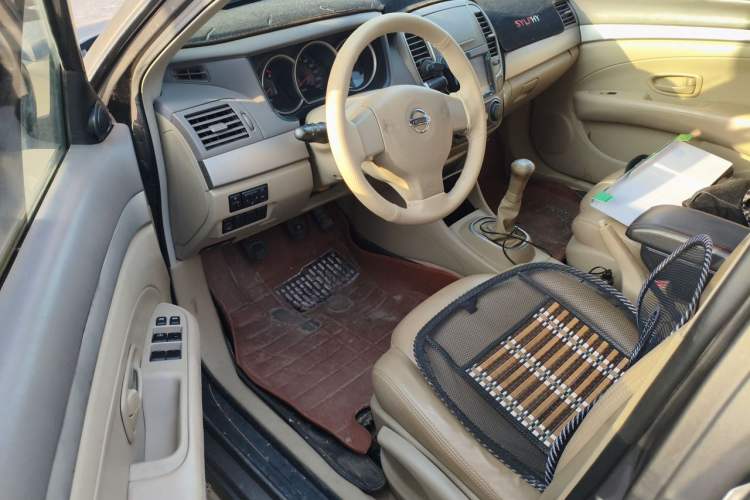 Used Nissan Sylphy 2012 Classic 1.6XE Manual Comfort Edition Driver Seat