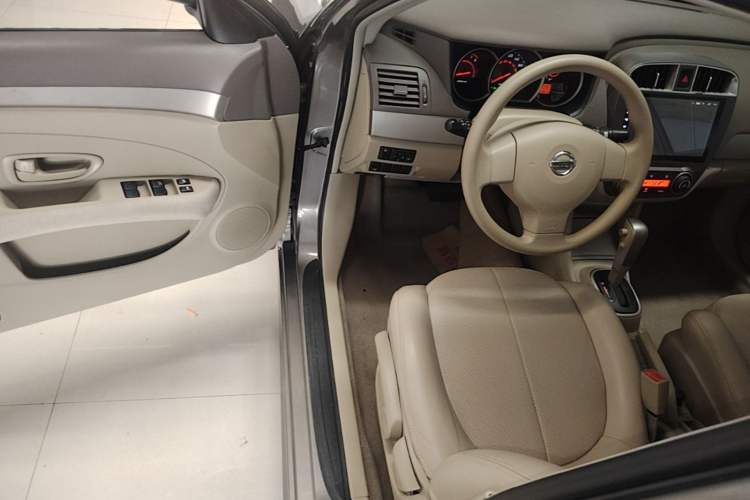 Used Nissan Sylphy 2012 Classic 1.6XE Automatic Comfort Edition Driver Seat