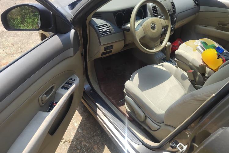 Used Nissan Sylphy 2012 Classic 1.6XE Automatic Comfort Edition Driver Seat