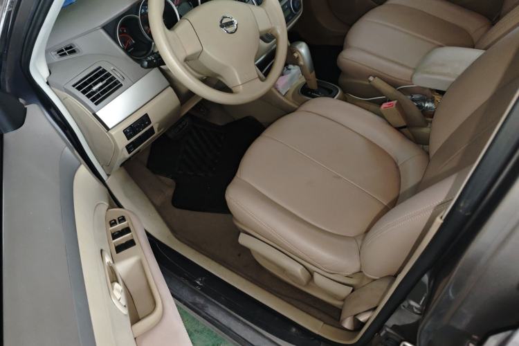 Used Nissan Sylphy 2012 Classic 1.6XE Automatic Comfort Edition Driver Seat