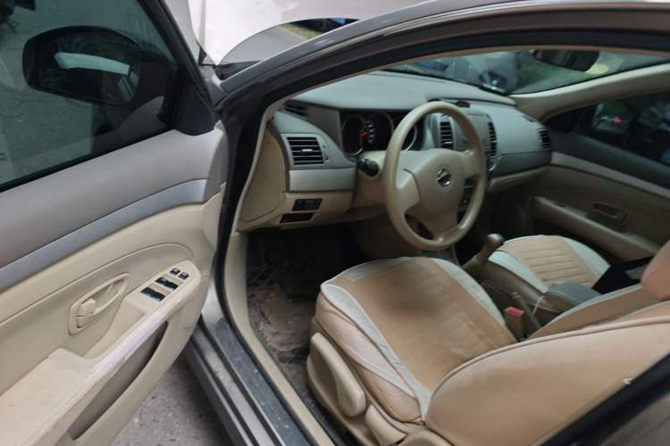 Used Nissan Sylphy 2012 Classic 1.6XE Manual Comfort Edition Driver Seat