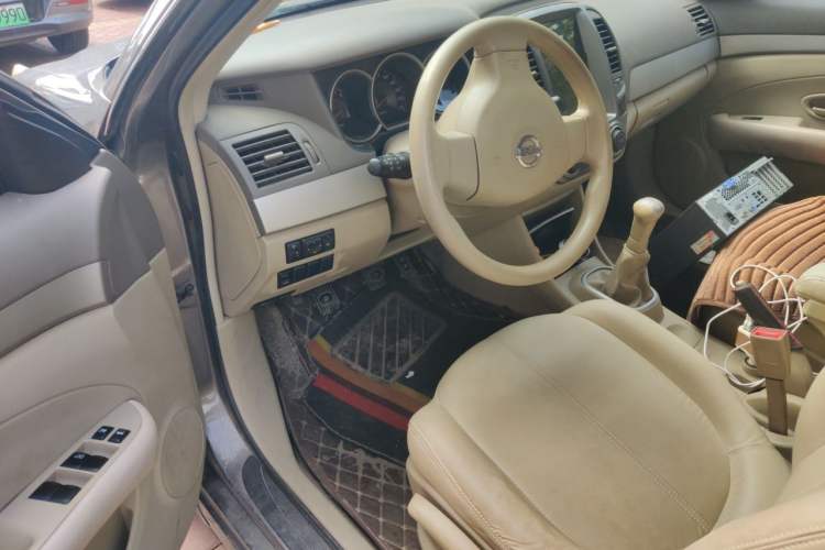 Used Nissan Sylphy 2012 Classic 1.6XE Manual Comfort Edition Driver Seat
