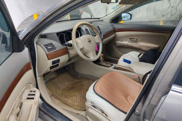 Used Nissan Sylphy 2012 Classic 1.6XE Automatic Comfort Edition Driver Seat