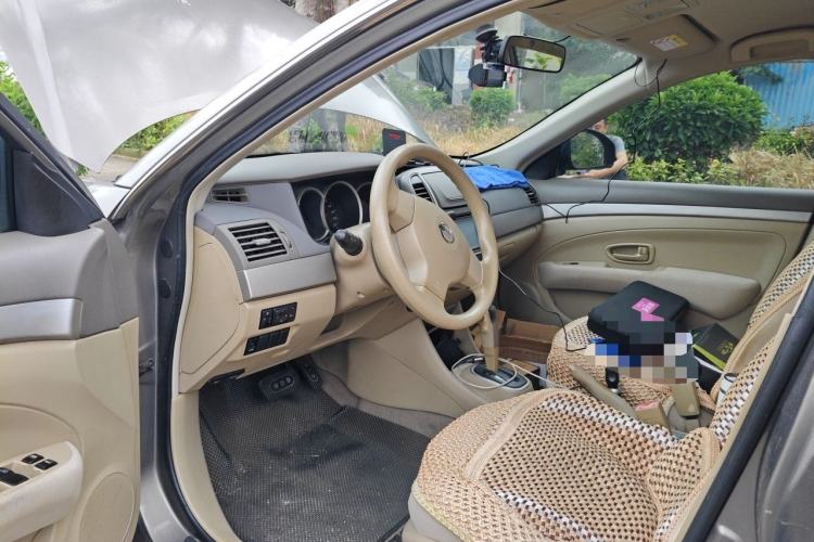 Used Nissan Sylphy 2012 Classic 1.6XE Automatic Comfort Edition Driver Seat