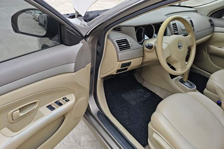 Used Nissan Sylphy 2012 Classic 1.6XE Automatic Comfort Edition Driver Seat