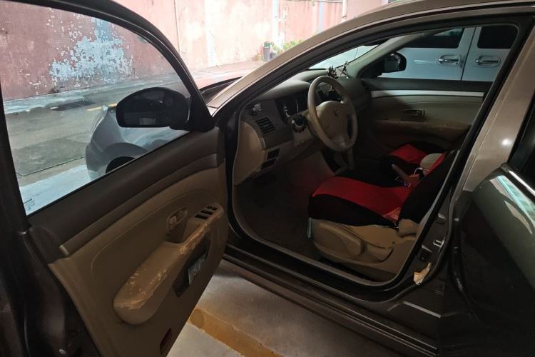 Used Nissan Sylphy 2012 Classic 1.6XE Automatic Comfort Edition Driver Seat