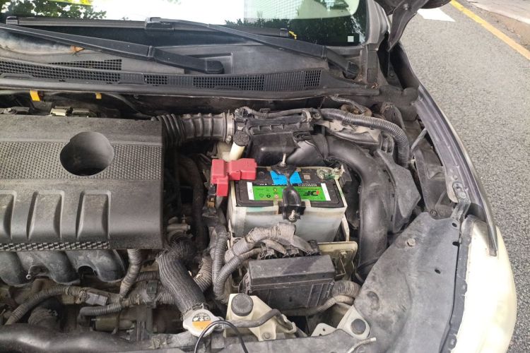 Used Nissan Sylphy 2012 1.6 XL CVT Luxury Edition Engine Bay Left