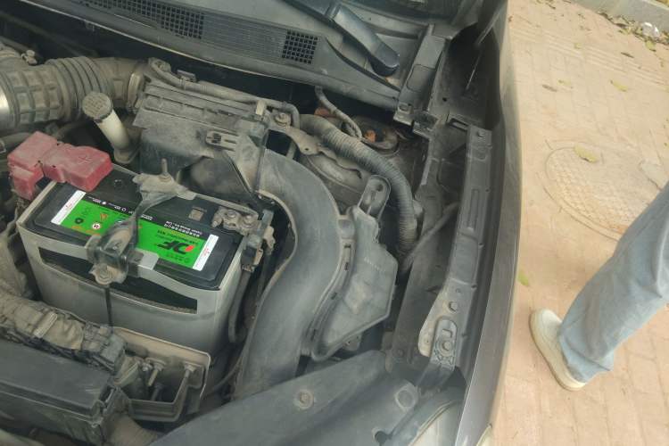 Used Nissan Sylphy 2012 1.8XE CVT Comfort Edition Engine Bay Left