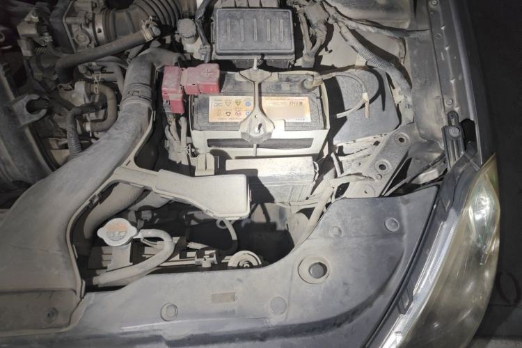 Used Nissan Sylphy 2012 Classic 1.6XE Manual Comfort Edition Engine Bay Left