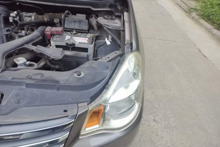 Used Nissan Sylphy 2012 Classic 1.6XE Manual Comfort Edition Engine Bay Left