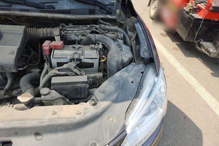 Used Nissan Sylphy 2012 1.6 XL Manual Luxury Edition Engine Bay Left